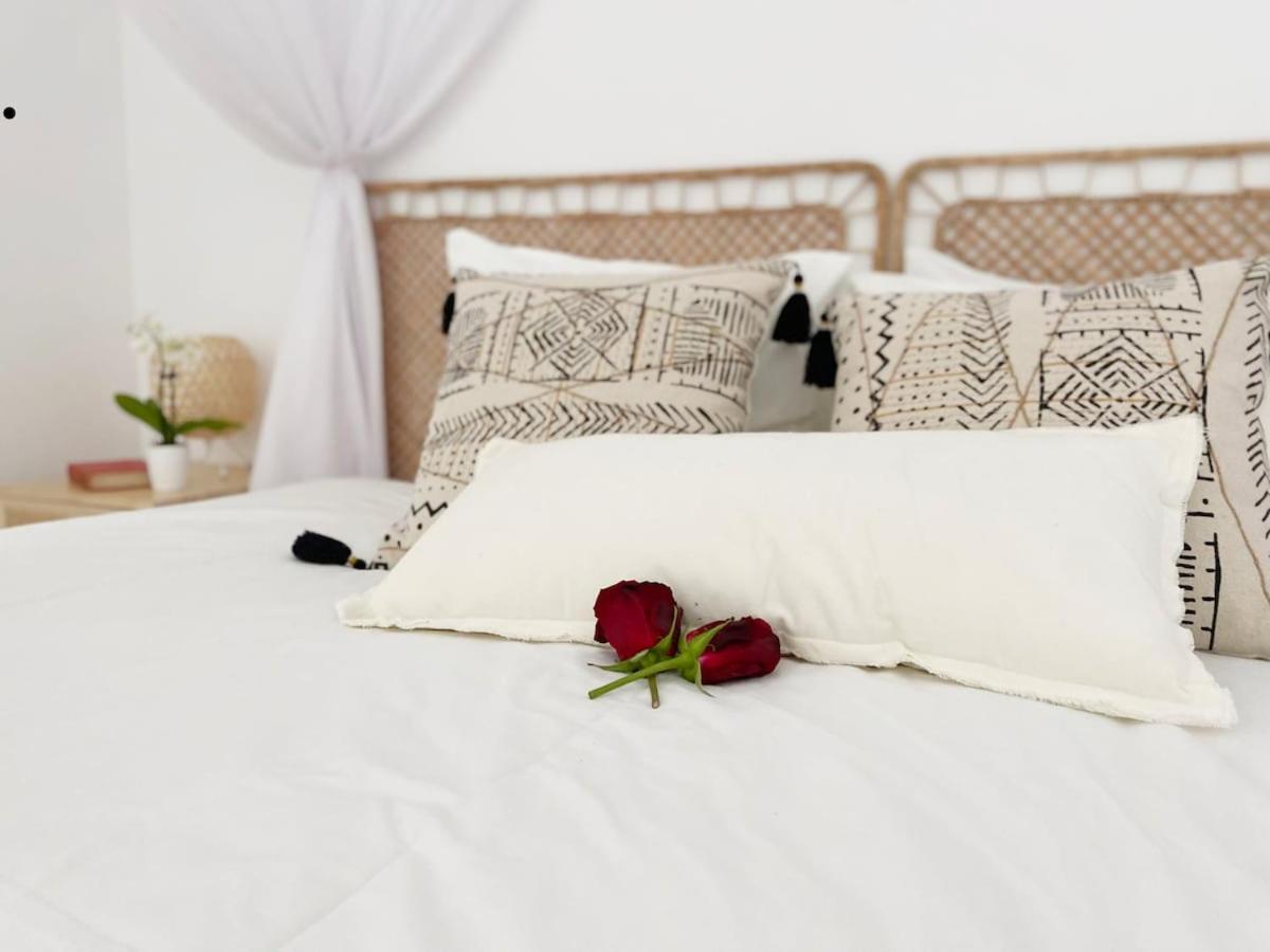 Casa Romantica - Romantic Close To The Lagos